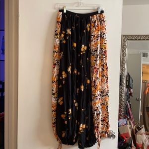 Adorable parachute pants - Free People size Large